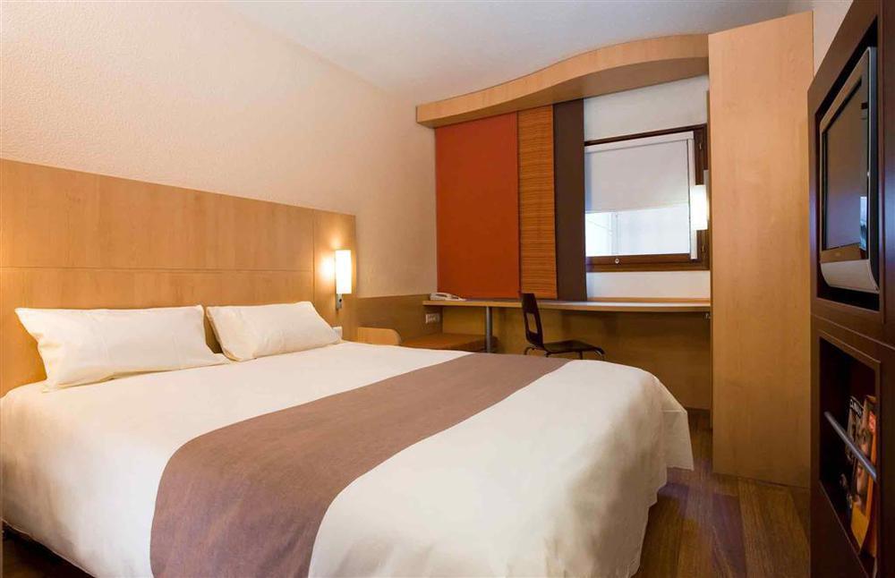 Ibis Dinant Centre Hotel Room photo